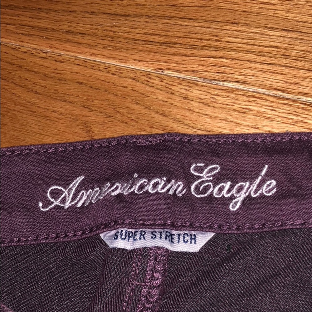 American eagle maroon jegging.